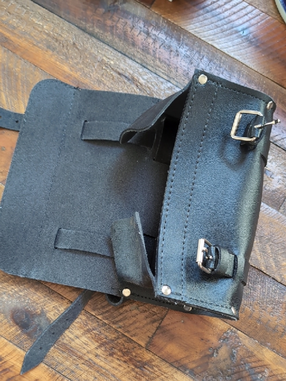 Harley-Davidson Black Motorcycle Handlebar Fork Bag with Buckle Straps - Picture 8 of 16
